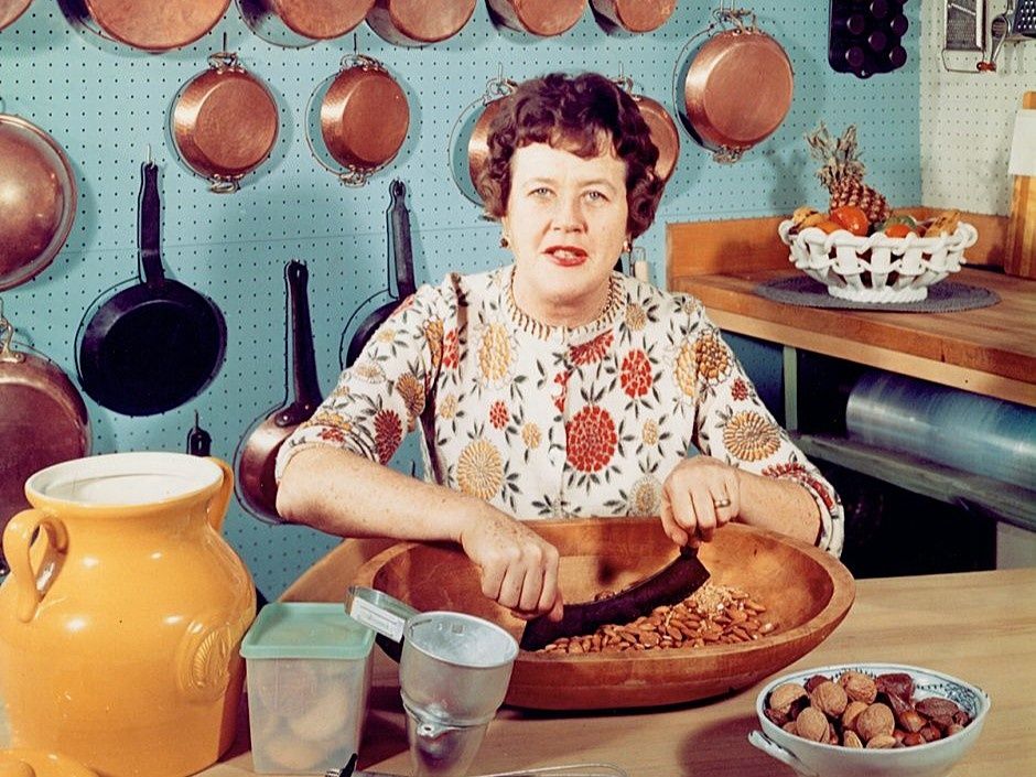 Петух в вине: кулинарный шедевр Джулии Чайлд, который покоряет сердца