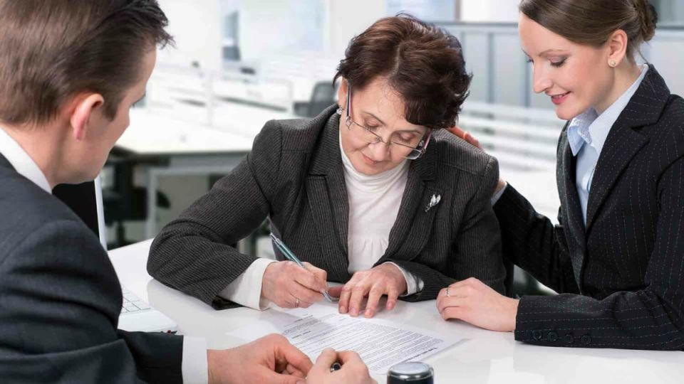 Тайны наследства: как неожиданные банковские вкладки изменили судьбы сестер