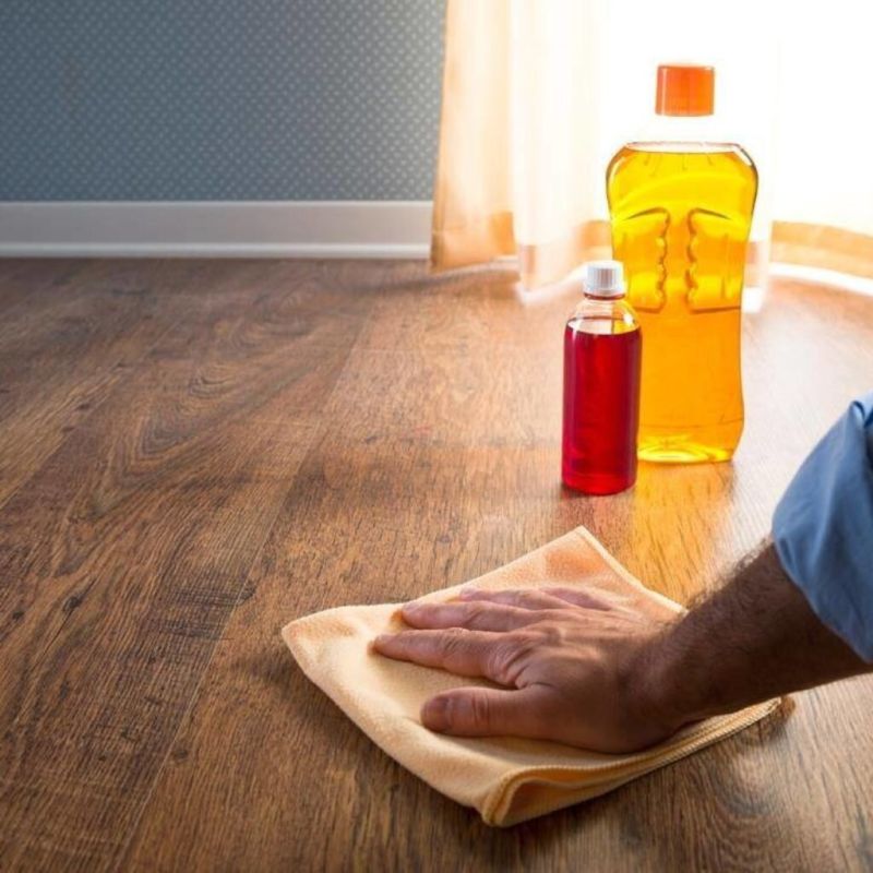 Как выбрать безопасное моющее средство для деревянного пола: советы специалистов