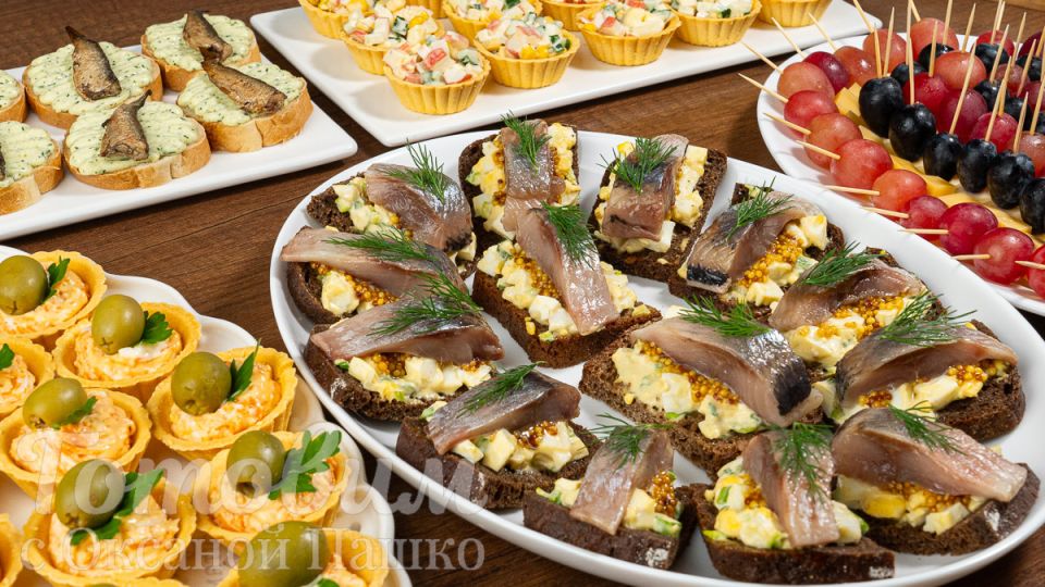 Пять простых праздничных закусок: вкус и яркость на столе