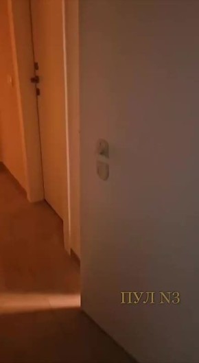 Супруга худрука Большого московского цирка Аскольда Запашного Эллен рассказала об устройстве комнат-бомбоубежищ в квартирах израильтян – такая комната-бомбоубежище есть в каждой квартире, построенной в Израиле после 1996 года