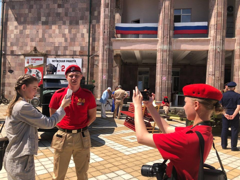 Ейским юнармейцам вручили нагрудные знаки &quot;Юнармейской доблести&quot;