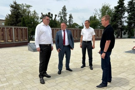 По поручению председателя ЗСК Юрия Бурлачко рабочая группа комитета по вопросам местного самоуправления во главе с Андреем Дорошевым выехала в Новопокровский район