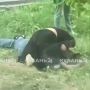 Душила и била камнем по голове: женщина избила мужчину рядом с детской площадкой в Новороссийске