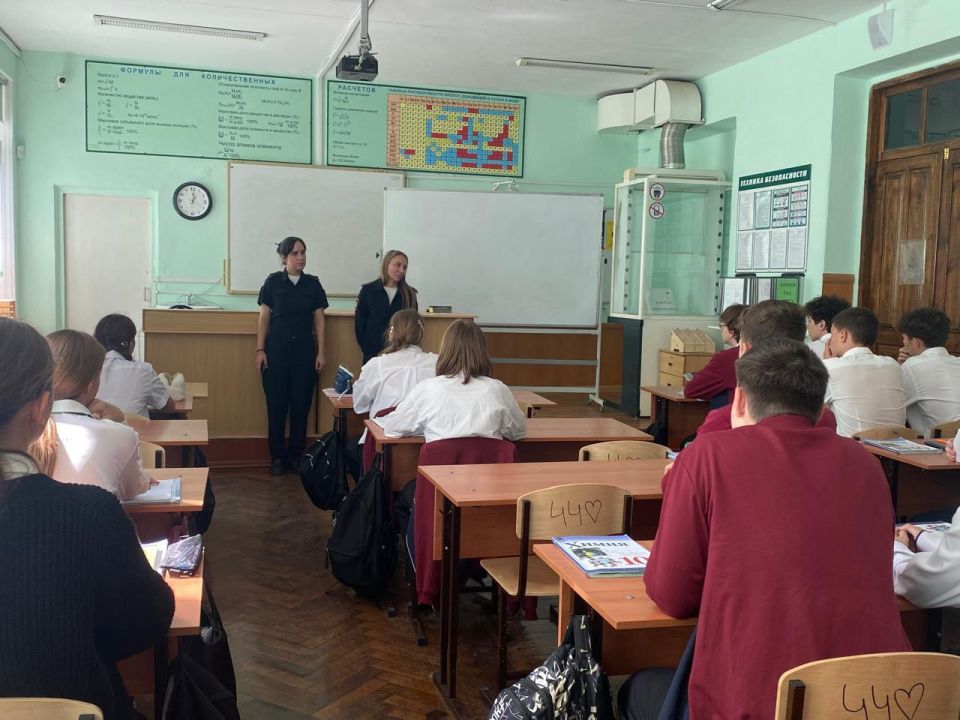 Рубрика: «По факту ДТП». Напомним, в Динском районе, 18 сентября 2025 года, на автомобильной дороге «ст. Калининская — ст. Новотитаровская», водитель, управляя транспортным средством «ВАЗ», допустил наезд на...