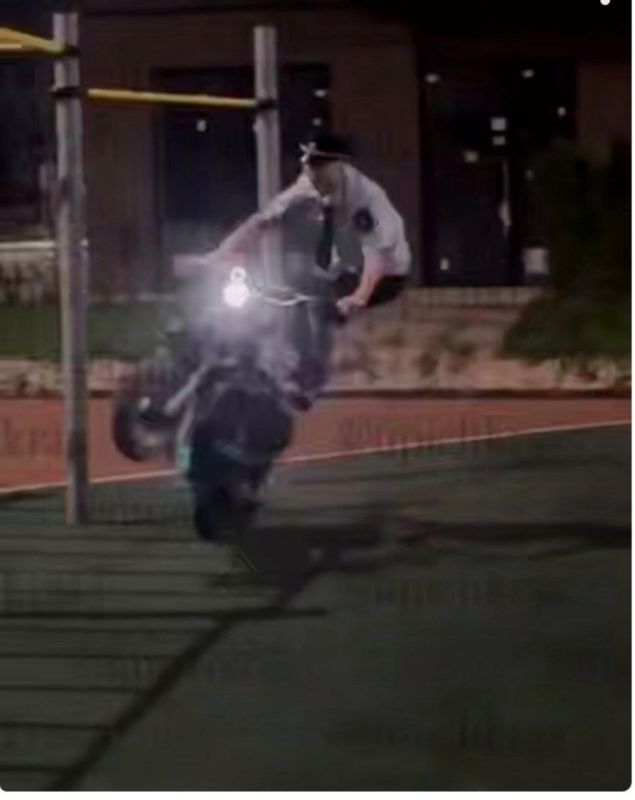 В сети Интернет сотрудники полиции выявили публикацию, на которой неустановленный молодой человек в поселке Южном (Динской район), одетый частично в форму сотрудника полиции, совершал противоправные действия