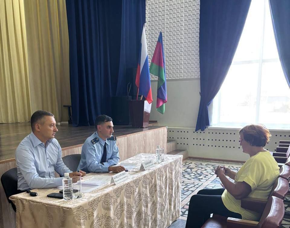 Прокуратурой Приморско-Ахтарского района проведен выездной прием членов семей участников СВО в территориально отдаленном населенном пункте ст. Ольгинской