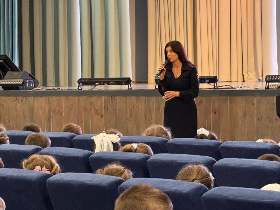 Первоклассники учатся правилам дорожного движения вместе с Госавтоинспекцией и «Байк центром»