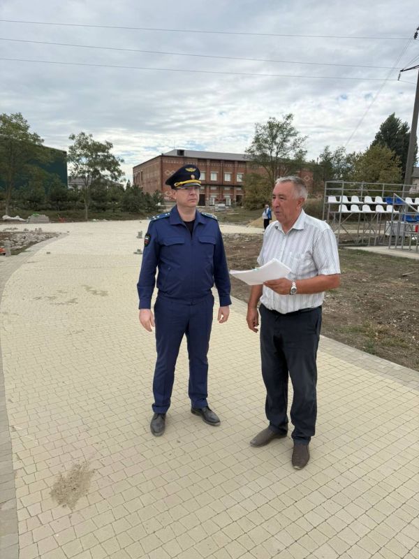 Крымским межрайонным прокурором осуществлен выезд на место выполнения работ по благоустройству территории и замене сетей теплоснабжения, проводимых в рамках национального проекта «Инфраструктура для жизни»