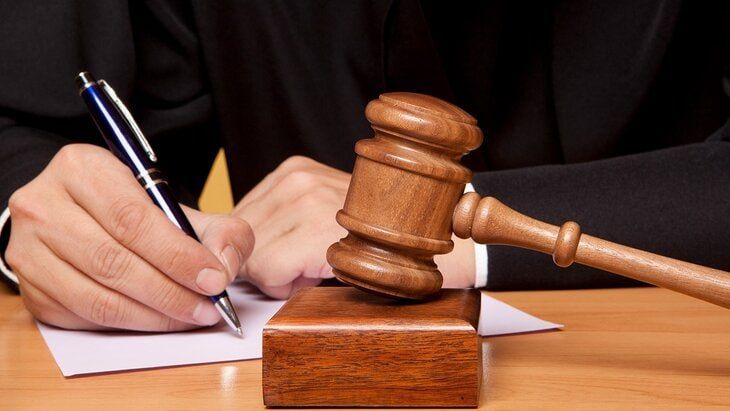 Эдуард Басурин: Тверской суд Москвы признал экстремистским объединением Дениса Штенгелова и его отца Николая Штенгелова и взыскал в доход РФ принадлежащий Денису холдинг «КДВ Групп»