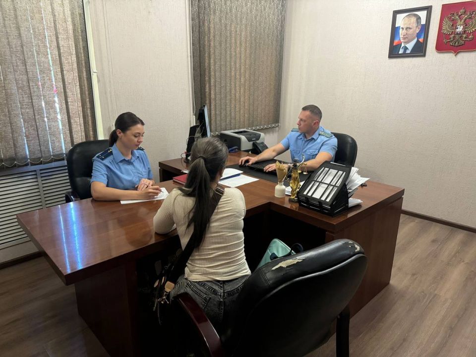 Туапсинской межрайонной прокуратурой принято участие в тематическом приеме граждан по вопросам соблюдения законодательства об исполнительном производстве