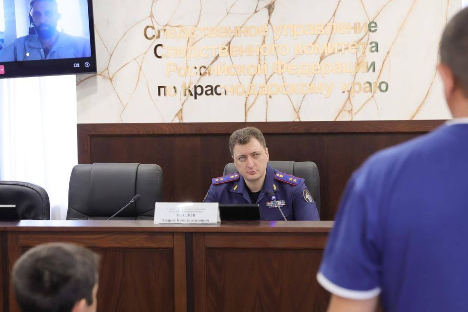 Руководитель краевого следственного управления провел тематический прием граждан по вопросам, связанным с невыплатой заработной платы