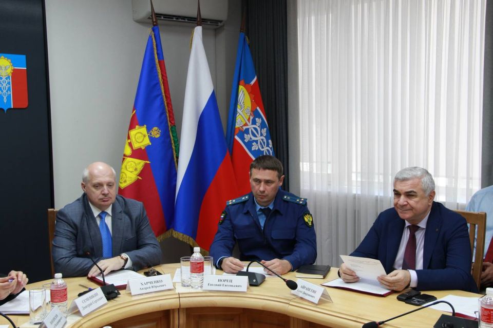 Прокурор г. Армавира принял участие в заседании сессии Армавирской городской Думы