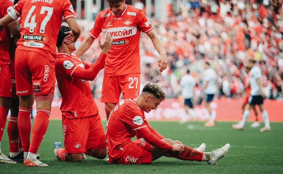 «Нелепая ситуация». Почему «Спартак» пропустил три гола в начале дерби