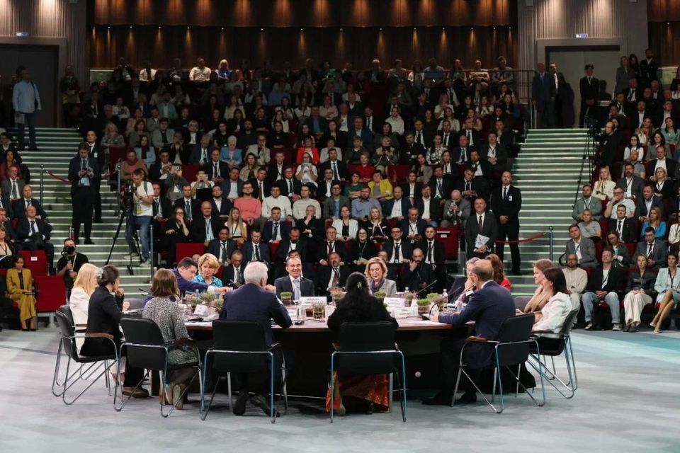 Вениамин Кондратьев: На стратегической сессии форума «Биопром» обсудили развитие биоэкономики