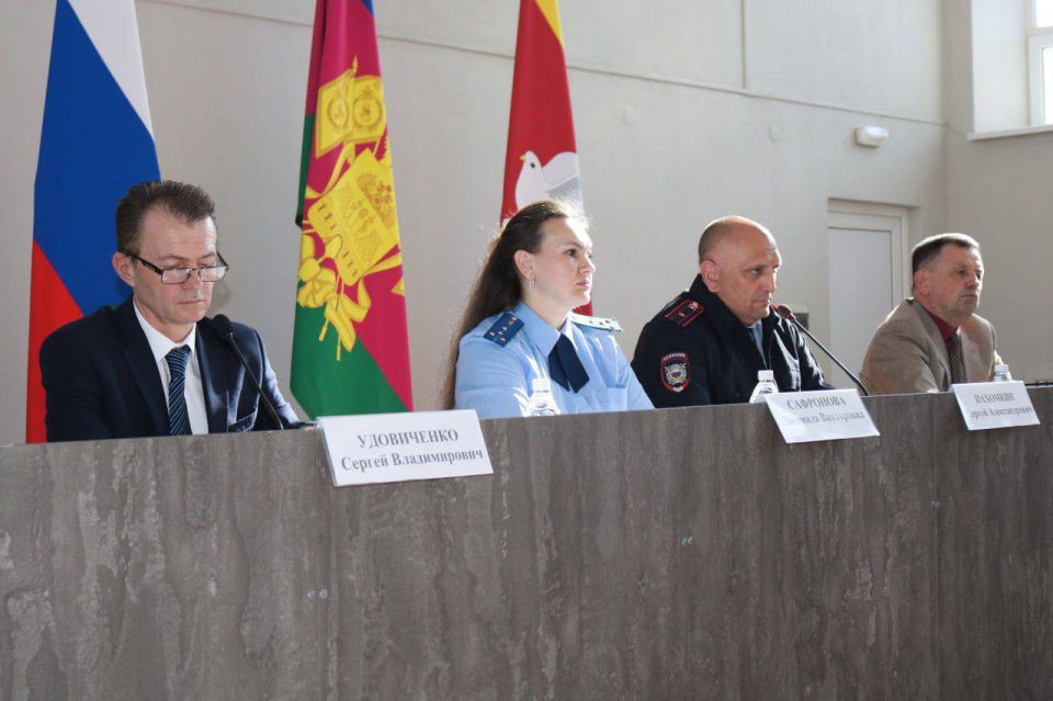 Прокуратурой Гулькевичского района проведено совместное мероприятие, в рамках акции «Клади трубку»