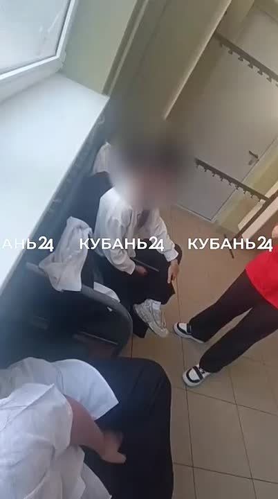Давали пощечины и надели мусорное ведро на голову: о буллинге в школе Краснодара рассказала подписчица