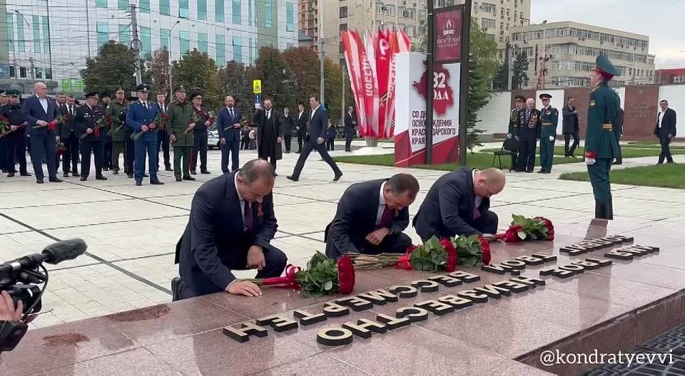 Вениамин Кондратьев: В этот особый для всех нас день возложили цветы на площади Памяти Героев в Краснодаре