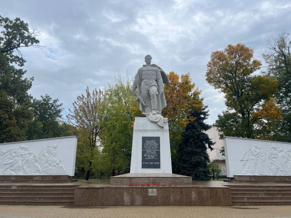 В 82-ю годовщину освобождения Краснодарского края от немецко-фашистских захватчиков в краевом центре проходят церемонии возложения цветов к памятникам