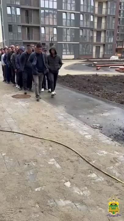 21 мигранта выявили полицейские на стройке в Краснодаре