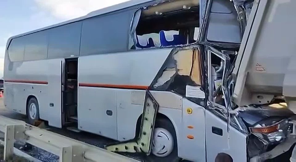 Автобус с детьми попал в ДТП: никто не пострадал