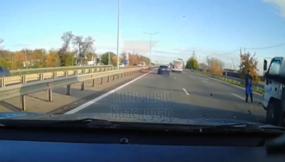 Рассказываем, почему утром на Ейском шоссе была огромная пробка