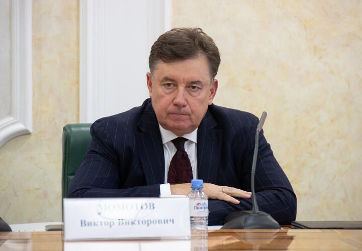Судья Момотов помогал фиктивно «участвовать» в СВО, а миллиарды наживы записывал на старушку-мать, живущую в Краснодаре