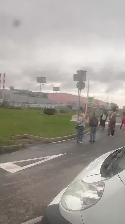 Эвакуировали посетителей крупного торгового центра в Адыгее