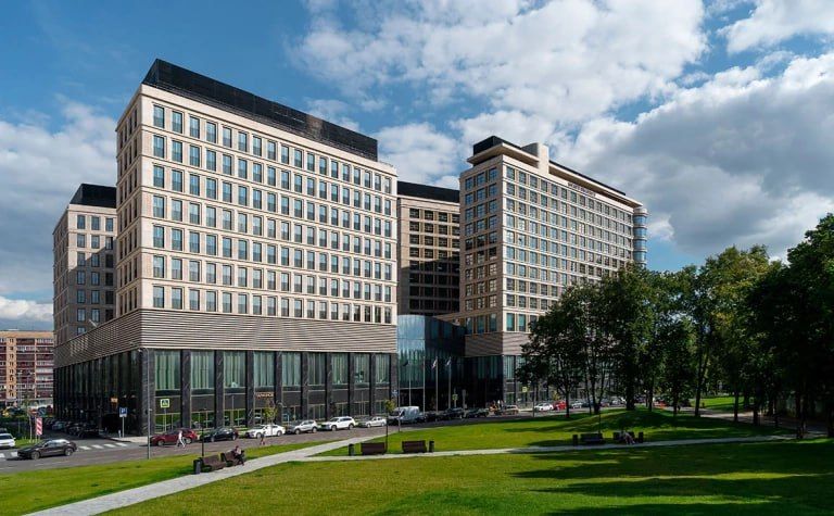 ВТБ нашел покупателя на гостиничный комплекс Hyatt Regency Moscow Petrovsky Park рядом с метро «Динамо»