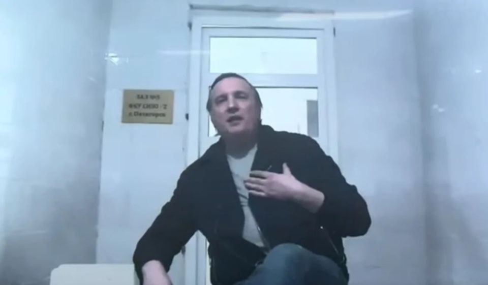 Бывший краснодарский судья Дмитрий Новиков, давший показания о коррупции в судебной системе в деле об изъятии активов экс-председателя Совета судей РФ Виктора Момотова, хочет выйти по УДО