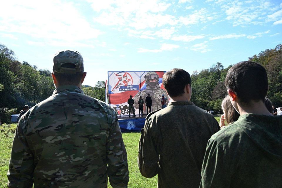 В соревновании «Военно-патриотическая игра-2025» в Сочи приняли участие около 400 человек В соревновании «Военно-патриотическая игра-2025» в Сочи приняли участие около 400 человек