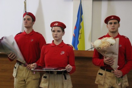 Сегодня семье ейчанина Егора Литвинова вручили орден Мужества