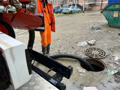 С начала года в Краснодаре прочистили более 62 км ливневок