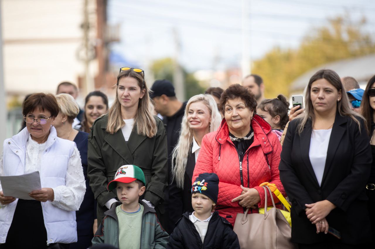 В Витязево открыли детсад «Песковичок» на 240 мест В Витязево открыли детсад «Песковичок» на 240 мест