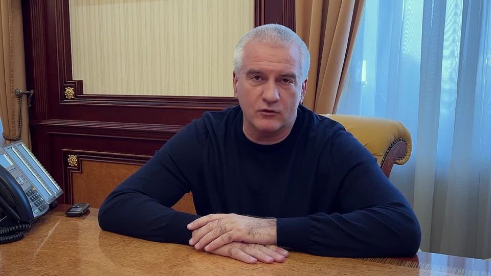 С 26 октября в Крыму отменят ограничения на продажу топлива, сообщил глава республики Сергей Аксенов