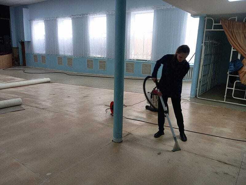 В сельском Доме культуры села Александровка начался ремонт полового покрытия