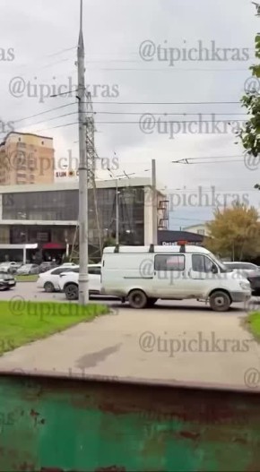 Человеческое отношение. Краснодарец накануне выложил в Сеть видео, на котором показал уличную собаку, провалившуюся в колодец на пустыре на улице Филатова между Северными мостами