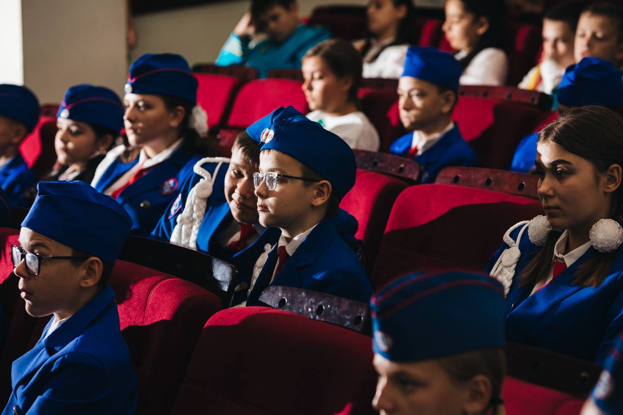 Вопросы, идеи, решения: открытый микрофон с юными инспекторами движения Вопросы, идеи, решения: открытый микрофон с юными инспекторами движения