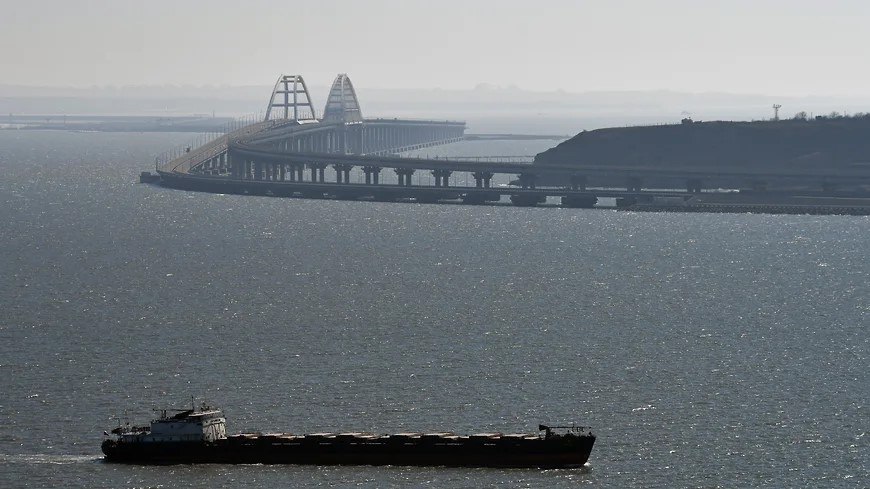 В очереди на Крымский мост скопилось 260 автомобилей