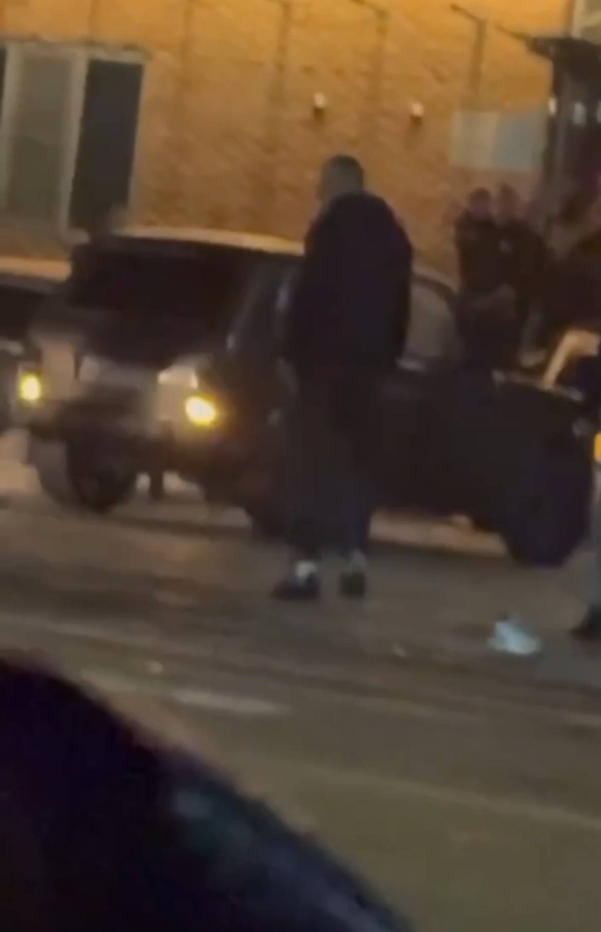 Наехал на двух людей и врезался в чужое авто лихач в станице Ленинградской