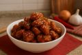 Сочные кусочки свинины в медово-соевом соусе с чесноком