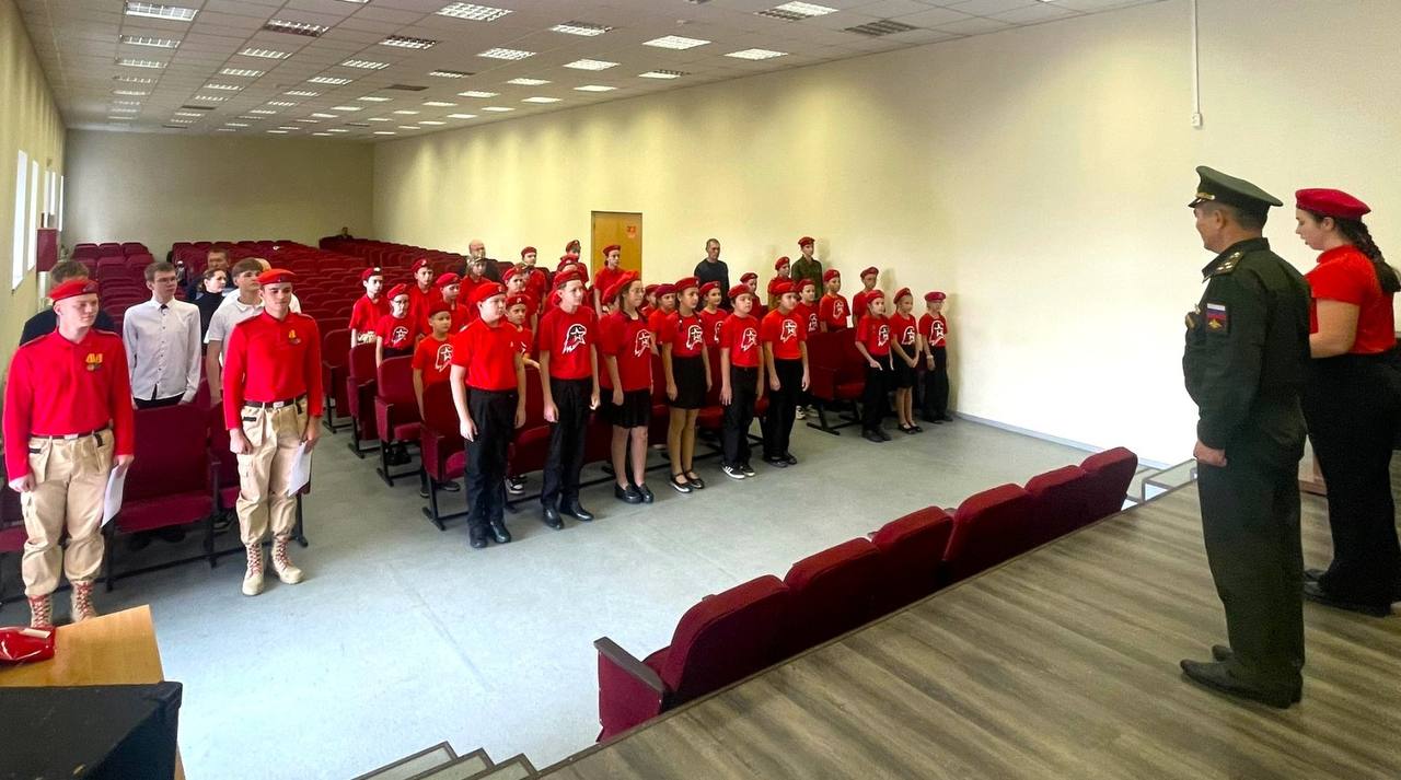 В ЕДИНСТВЕ СИЛА. 25 октября 2025 года, в преддверии Дня народного единства, на базе 726 учебного центра войск ПВО СВ, состоялся юнармейский Слет, в рамках которого прошла торжественная церемония приведения Присяги... В ЕДИНСТВЕ СИЛА. 25 октября 2025 года, в преддверии Дня народного единства, на базе 726 учебного центра войск ПВО СВ, состоялся юнармейский Слет, в рамках которого прошла торжественная церемония приведения Присяги...