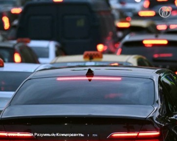 Загрузка основных магистралей Краснодара превышает предельный норматив в 2-2,5 раза, оставаясь на уровне 2024 года