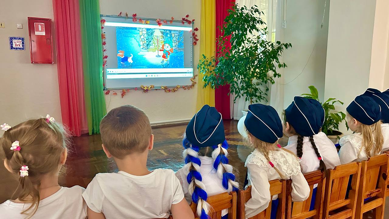 В рамках профилактического мероприятия «Внимание-дети» сотрудники Госавтоинспекции по Лабинскому району организовали мастер-класс по изготовлению световозвращающих элементов для дошкольников В рамках профилактического мероприятия «Внимание-дети» сотрудники Госавтоинспекции по Лабинскому району организовали мастер-класс по изготовлению световозвращающих элементов для дошкольников