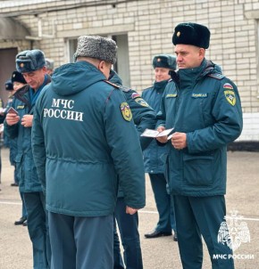 Сотрудники МЧС России перешли на зимнюю форму одежды