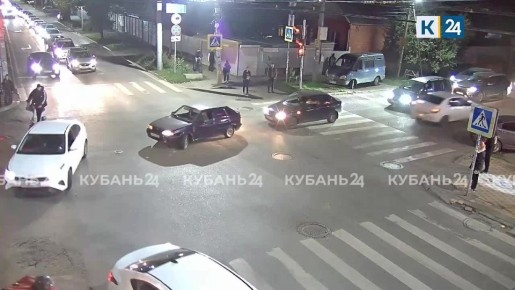 У водителя за рулём «Лады» закончилось терпение — и это привело к небольшой, но неприятной аварии