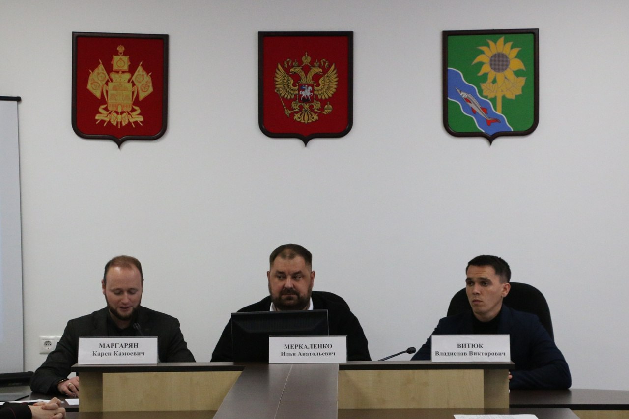 28 октября в зале Совета муниципального образования Ейский район проведено первое очное заседание ученического Совета муниципального образования Ейский муниципальный район Краснодарского края, который образовался по итогам... 28 октября в зале Совета муниципального образования Ейский район проведено первое очное заседание ученического Совета муниципального образования Ейский муниципальный район Краснодарского края, который образовался по итогам...