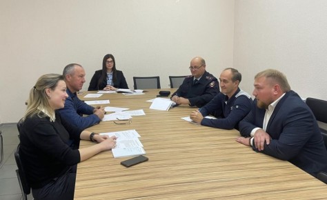 Подготовку улично-дорожной сети к зимнему сезону и установку дорожных знаков обсудили на очередном заседании комиссии по обеспечению БДД в Новороссийске