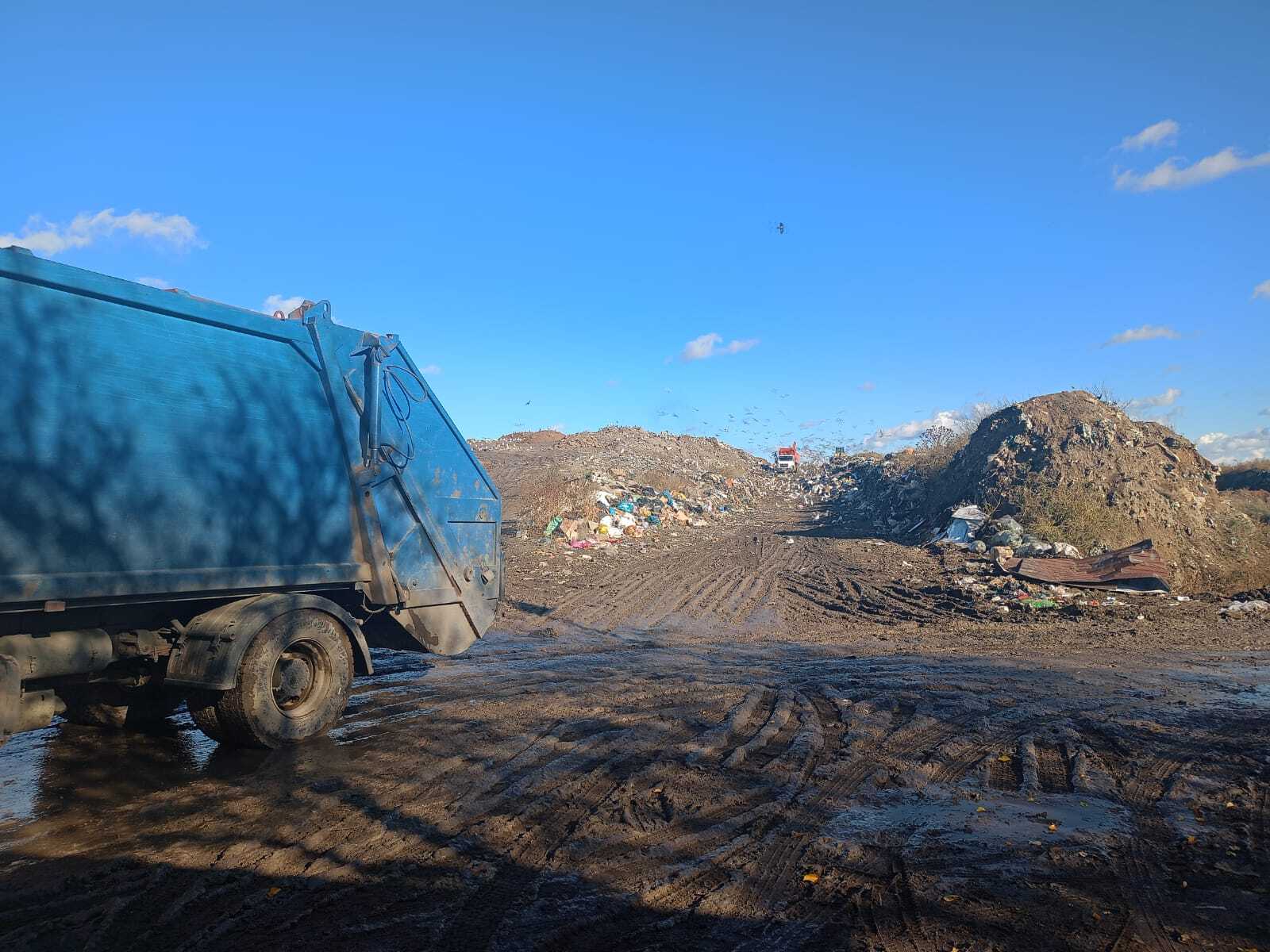 В рамках еженедельного мониторинга состояния полигона ТКО в поселке Симоновка сегодня состоялся комиссионный выезд на объект с участием представителей городской администрации и комбината коммунально-бытовых услуг В рамках еженедельного мониторинга состояния полигона ТКО в поселке Симоновка сегодня состоялся комиссионный выезд на объект с участием представителей городской администрации и комбината коммунально-бытовых услуг