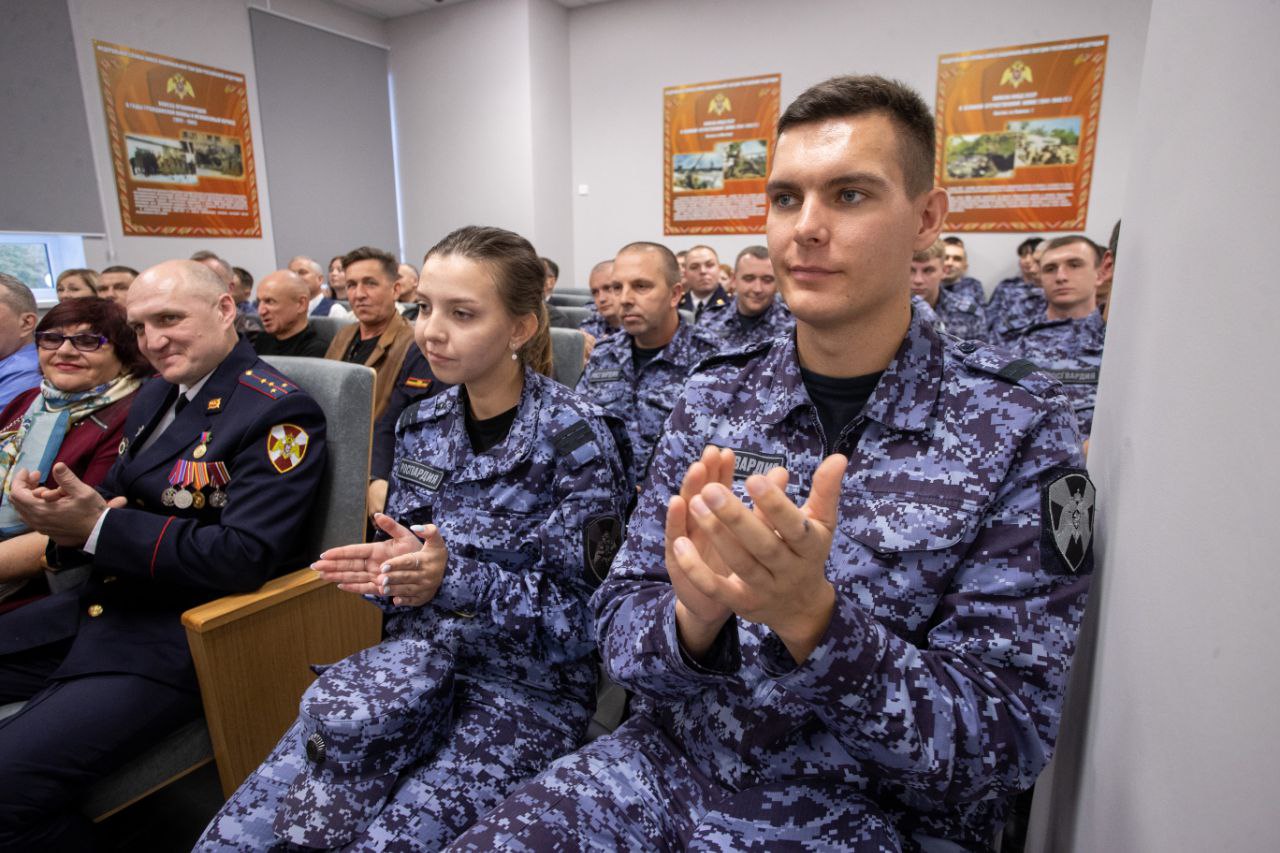 В Анапе чествовали сотрудников вневедомственной охраны войск национальной гвардии В Анапе чествовали сотрудников вневедомственной охраны войск национальной гвардии